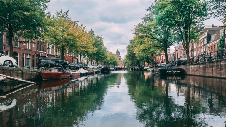 Amsterdam autrement : les expériences insolites à ne pas manquer